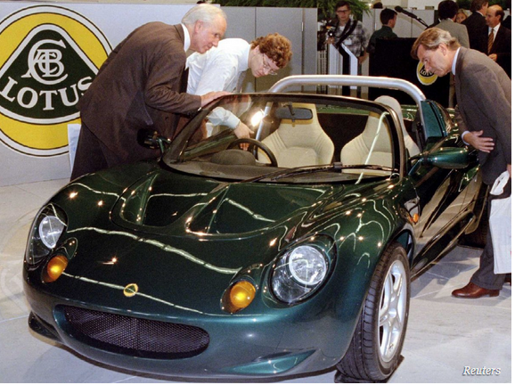 特斯拉诞生内幕曝光：创新、背叛和电动跑车