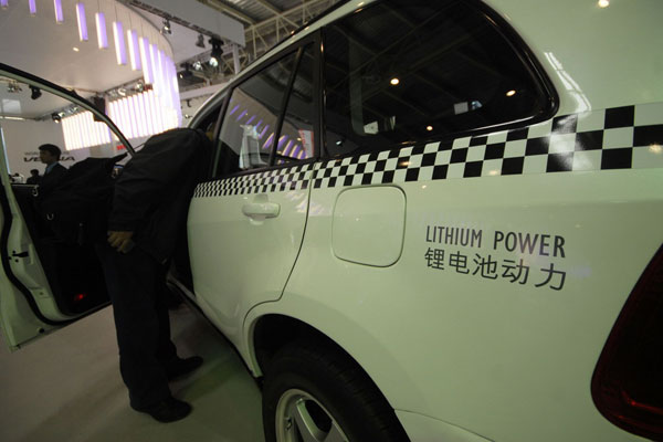 科技创新拉动锂电需求井喷 资源龙头打开成长空间