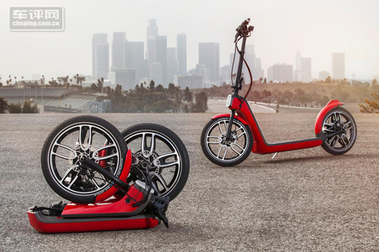 Mini电动滑板车搭载锂电池组  时速可达25公里/小时