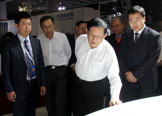 万钢亲临广州车展 赞买自主新能源汽车划算