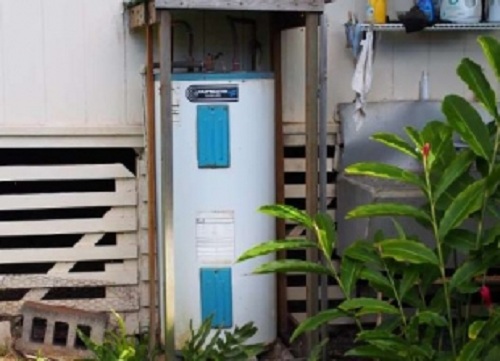 夏威夷测试最便宜的能源储存设备：家中的储热式热水器