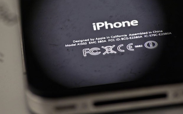 美国允许电子设备不贴标签 手机将迎来清爽背面