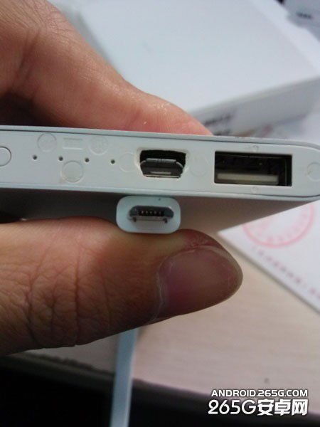 小米超薄移动电源曝接口问题 重销量不重细节