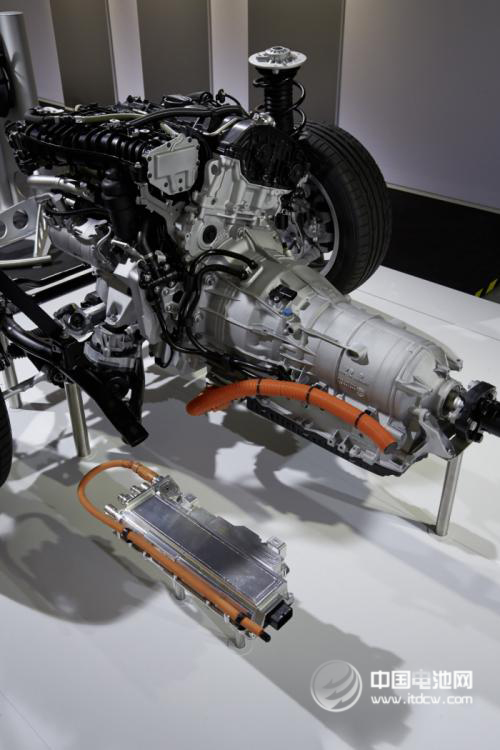 宝马3系插电式混动原型车发布 采用锂电池