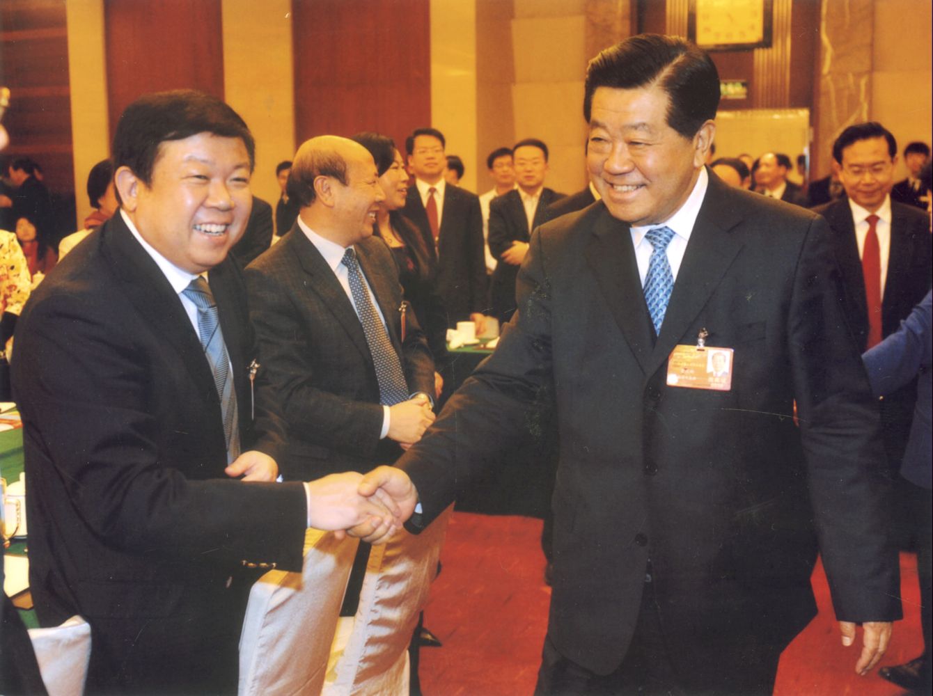 背负巨额欠款 讳言董事长成老赖 众和股份定增存疑