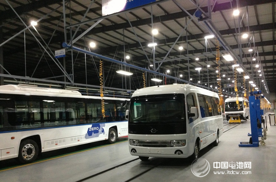 长江牌电动汽车首发车型下线  云南五龙正式投产