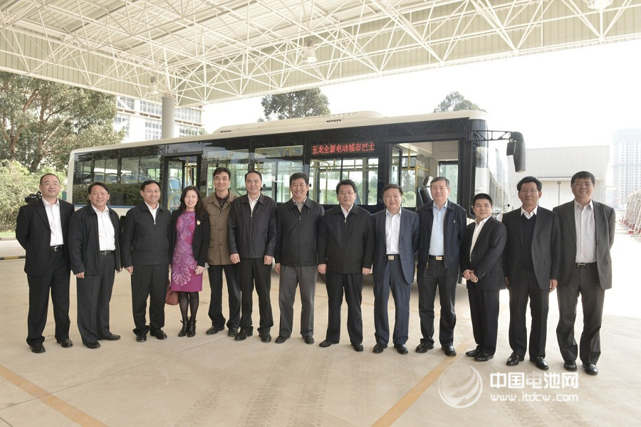 长江牌电动汽车首发车型下线  云南五龙正式投产