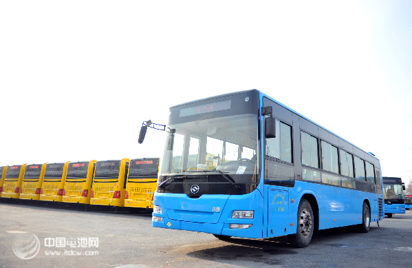 鞍山市200辆新能源公交车 投入12条线路运营