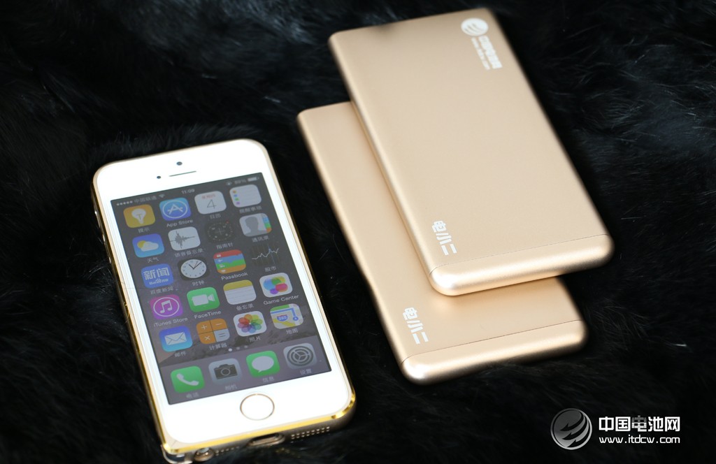 爱了，就不要释手！电小二锋6移动电源到手