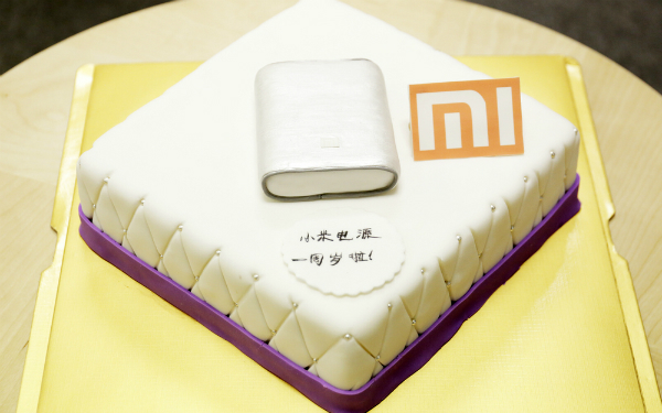 小米10400mAh 银色版移动电源破千万? 推一周年纪念版 小米10400mAh 银色版移动电源破千万? 推一周年纪念版