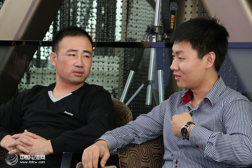 苹果iPhone天生伴侣  深圳倍斯特推出小苹果移动电源