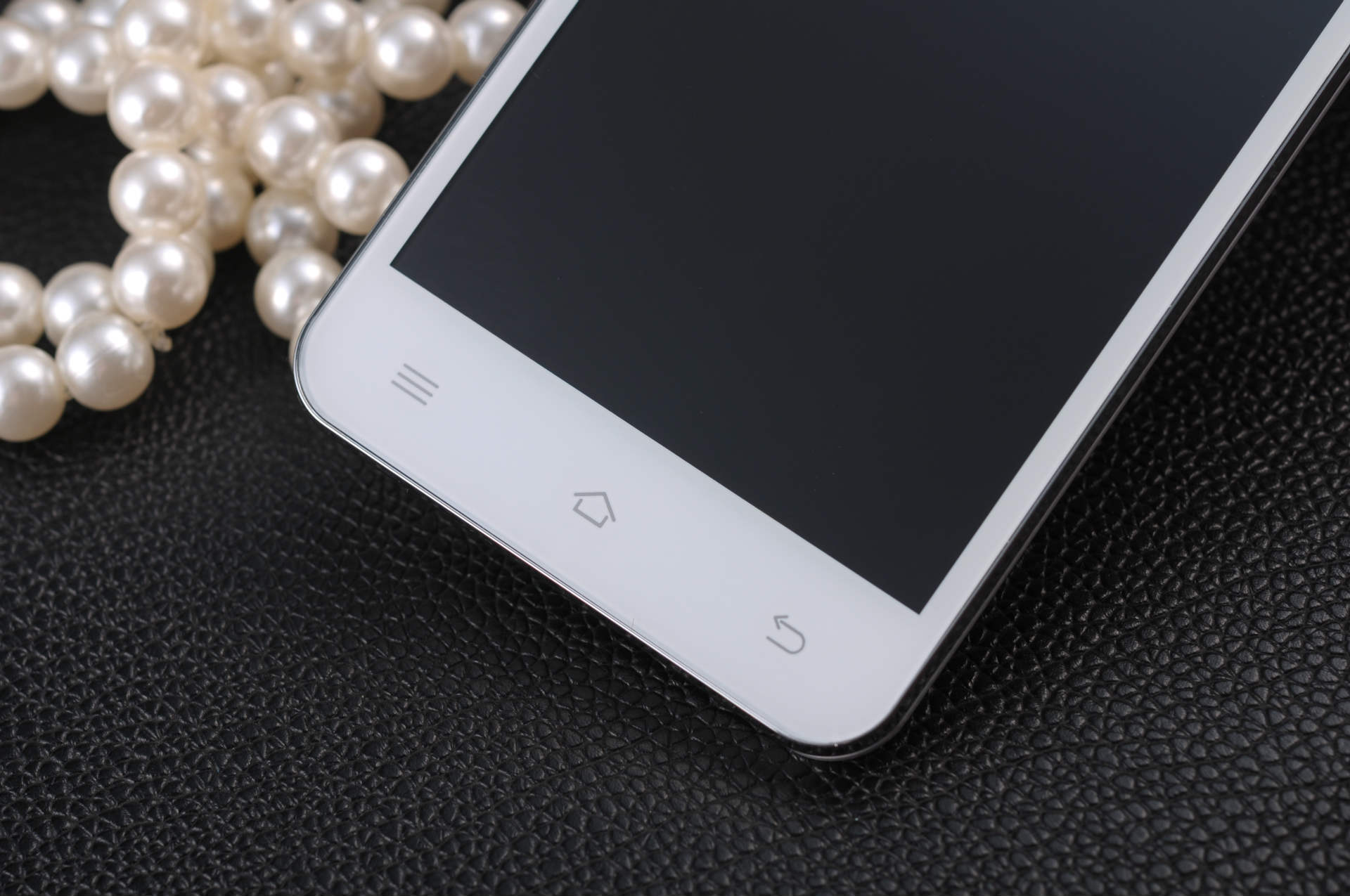 2014中国智能手机产业白皮书发布 智能化达92%