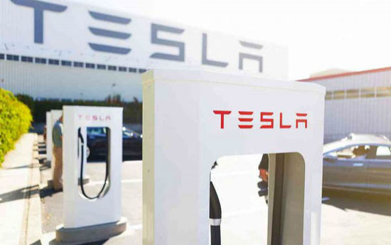 分分钟恢复满血，特斯拉换电站下周试点