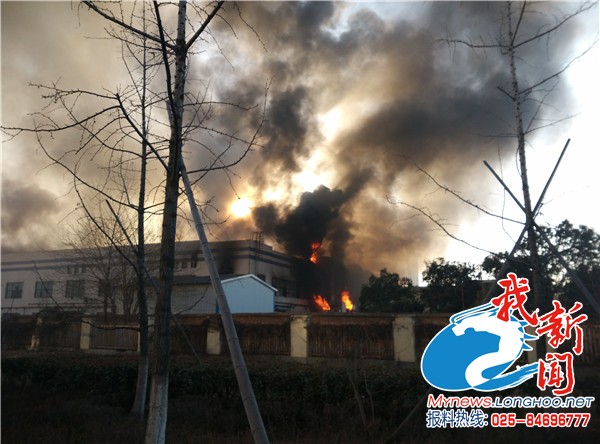 徐州宗申摩托车厂喷漆车间突发大火 大火烧了6小时