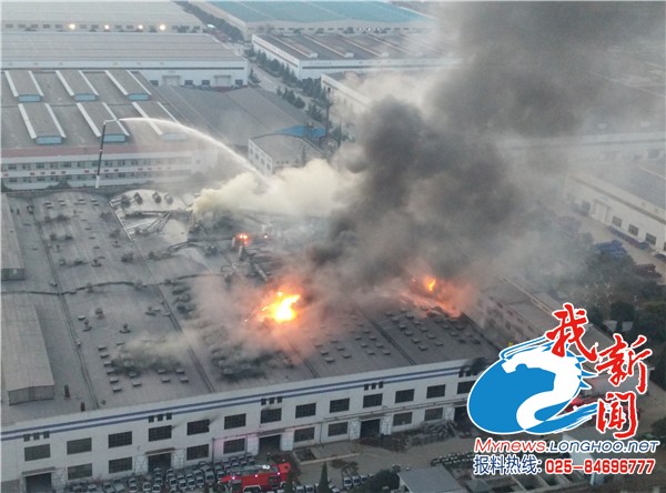 徐州宗申摩托车厂喷漆车间突发大火 大火烧了6小时