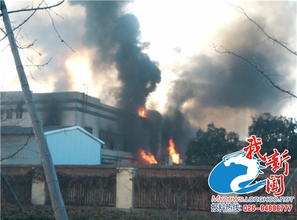 徐州宗申摩托车厂喷漆车间突发大火 大火烧了6小时