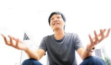 日前，余承东在一次活动中表示小米只能跟华为的荣耀竞争，余承东的这番话透露出了对小米的不以为然。按理说，今天小米的估值已经超过了450亿美元，而雷军本人也成为了身价过百亿美元的大富豪，为何余承东却始终看不起雷军呢？