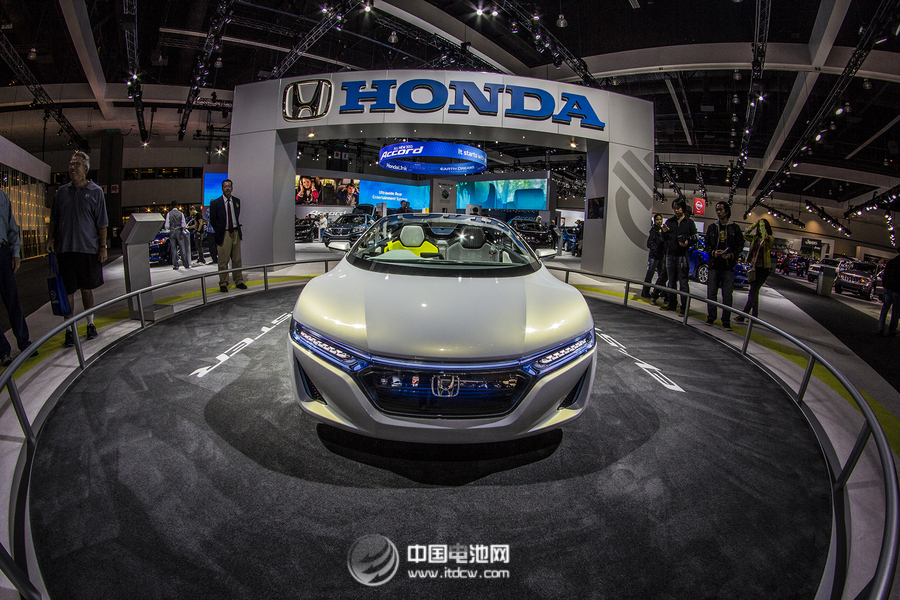 日本政府采取补贴措施 加速推广新能源汽车