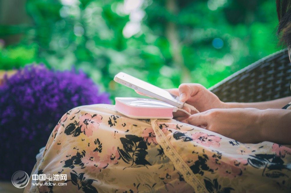 令狐PR007移动电源