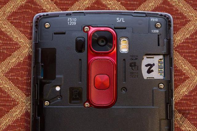 LG发布第二代曲面屏手机 擦伤可自我修复