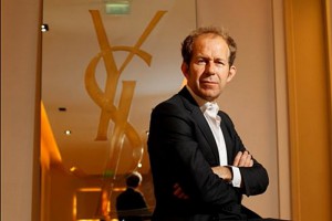 时尚“触电”科技圈：他们为什么去苹果公司？