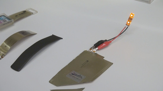 台厂在CES展示可变色键盘、动态弯曲电池芯