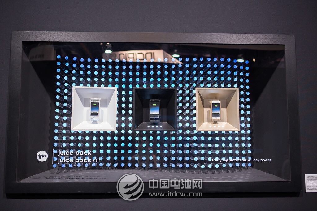 美国Mophie惊艳2015 CES  发布多款移动电源新品