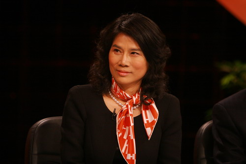 董明珠遭遇多方围剿 格力要靠万达突围？