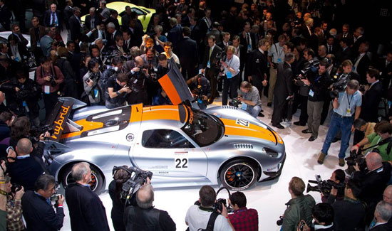 地方两会再聚焦 新能源汽车迎重大投资机遇