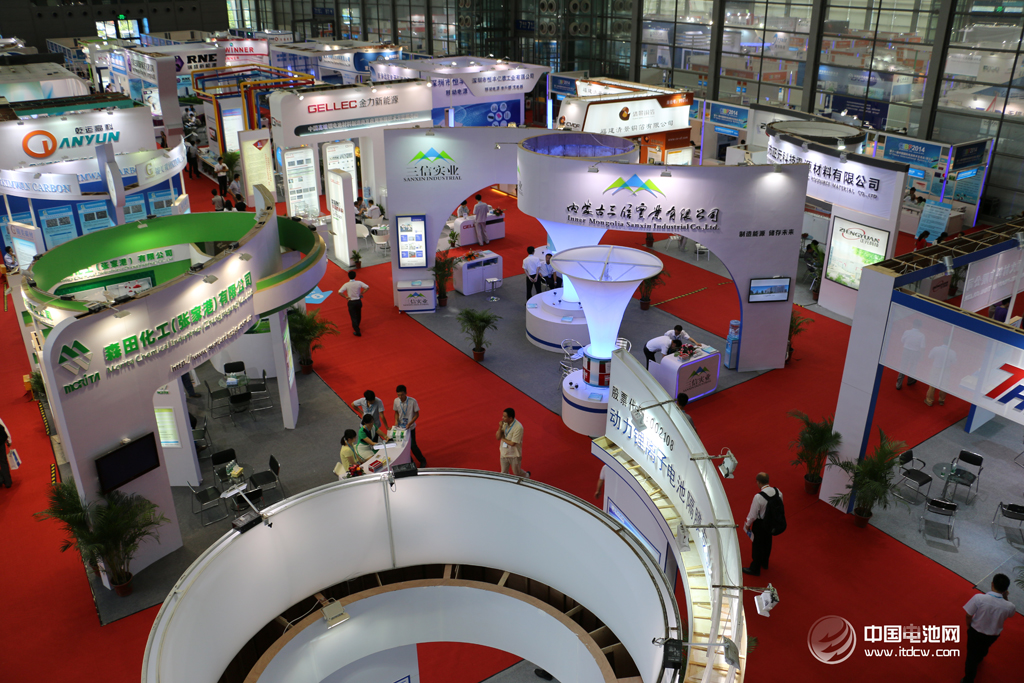 2014年锂电池行业累计完成产量52.9亿自然只