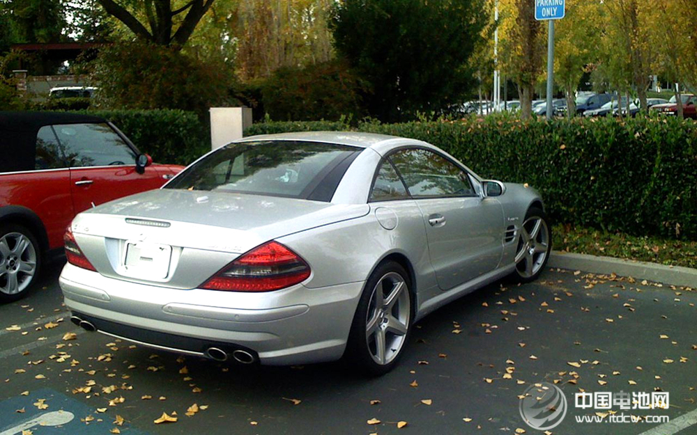 苹果的汽车梦：电动汽车之后还有无人驾驶