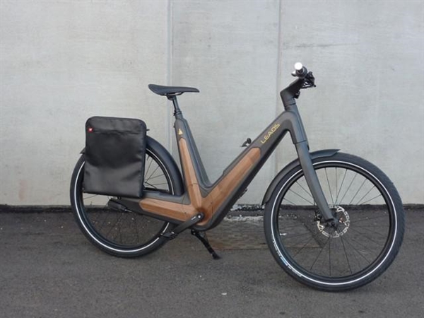 4万块的电动自行车：外观很拉风 太阳能充电