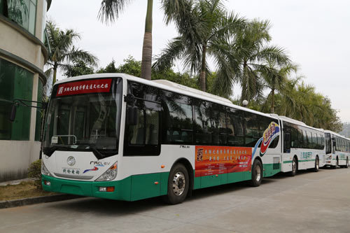 侨兴科岭增程式电动客车停靠在侨兴集团惠州总部