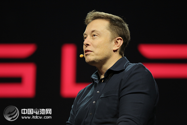 特斯拉CEO穆斯克：将来人类自己开车将是违法行为
