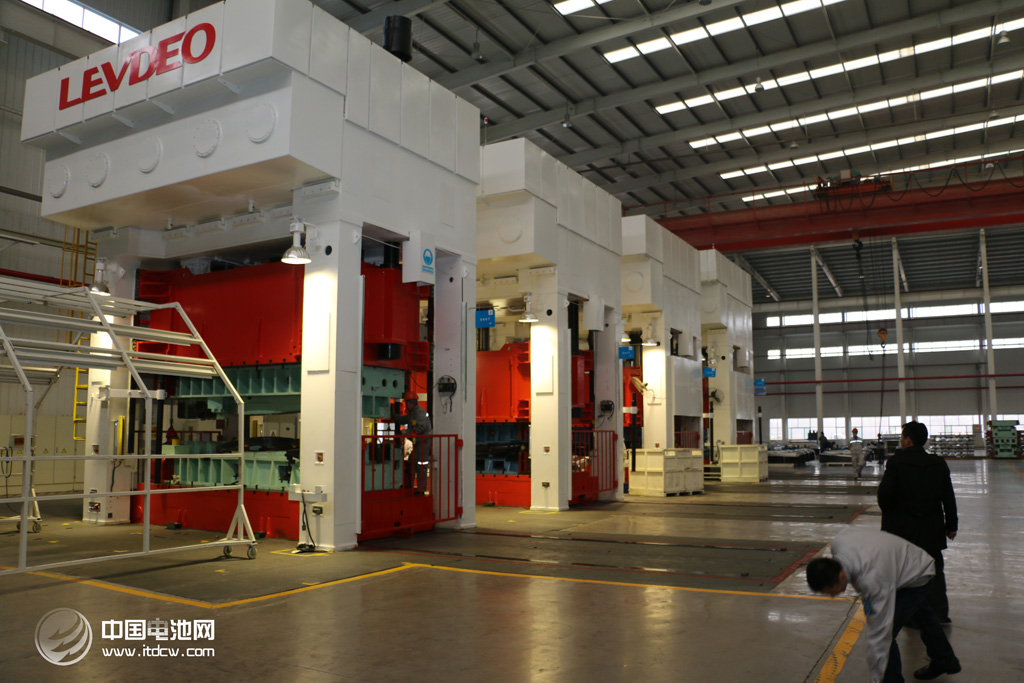 低速电动车迷途：市场蓄势 政策不明 何去何从？