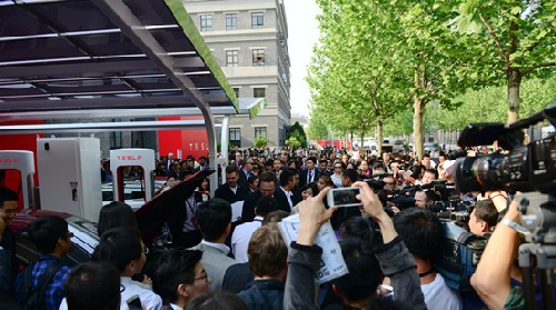 “黄牛党”这样坑了特斯拉：像炒苹果手机那样囤货甩货