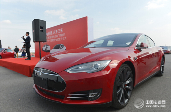 特斯拉Model S P85D“全轮驱动”中国新能源汽车