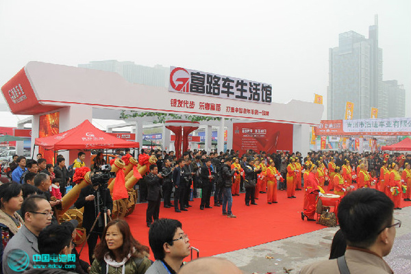 陆付军：将在全国投建100余家富路车生活馆