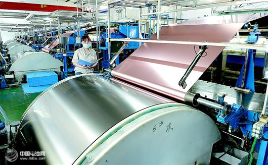 中一科技集团10条锂电池用铜箔生产线满负荷运转