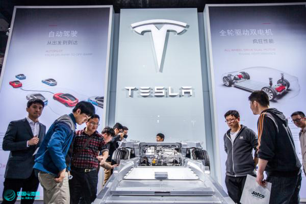 特斯拉发布储能电池：可供家用商用公用 今夏交付