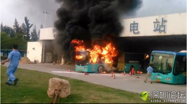 深圳一辆五洲龙电动大巴在充电时发生燃烧