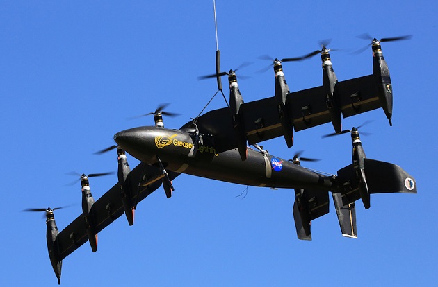 美新型电动飞机试飞成功 由电池驱动拥有10台引擎