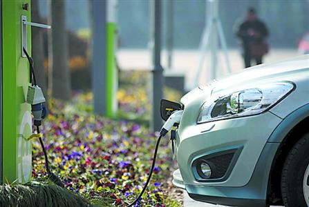 新能源车主盼充电更加便利　续航里程更远