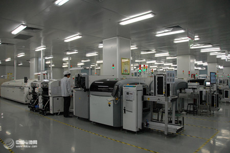 欣旺达SMT生产线一角