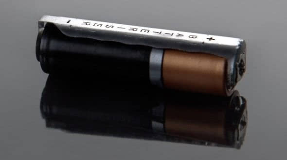 五号电池穿上“动力甲”续航增八倍  电池寿命延长