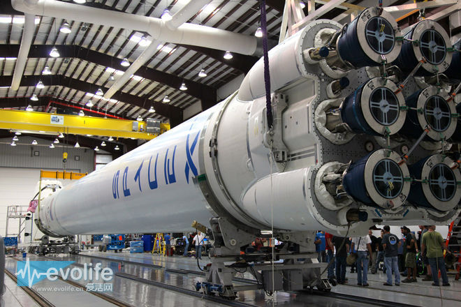 4000颗人造卫星绕着飞 SpaceX欲搭建全球互联网