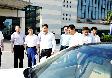 杭州市长张鸿铭调研万向 鲁伟鼎：电池实力目标全球第二