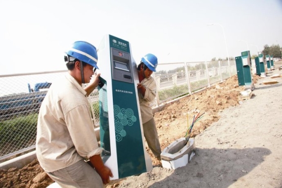 新能源车破局：高端纯电动车如何平衡务实与务虚