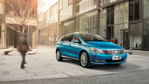 新能源车破局：高端纯电动车如何平衡务实与务虚