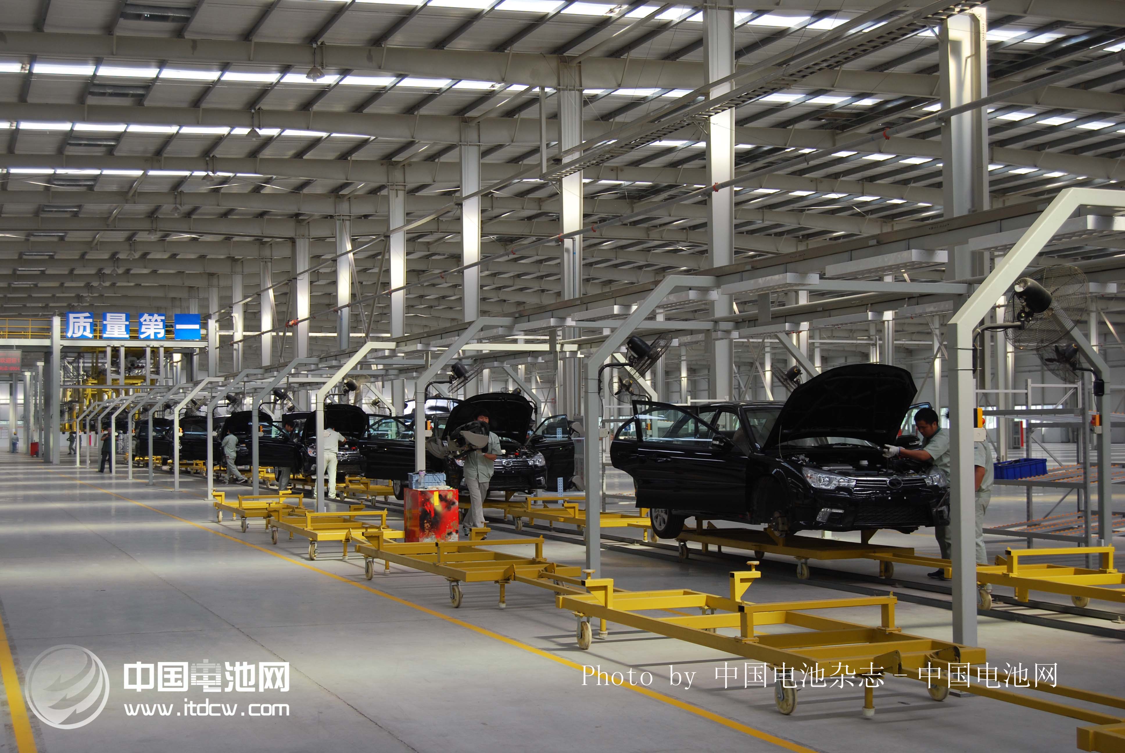 新乡市换电式纯电动出租车示范运营实现三大突破